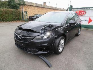 Coche accidentado Opel Astra TVA DéDUCTIBLE 2021/2