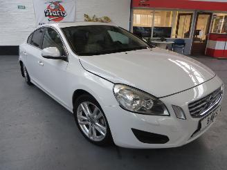 Volvo S-60 2.5TS AUTOMAAT picture 3