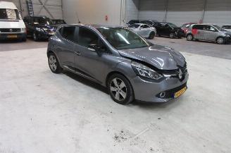 Schadeauto Renault Clio 0.9 TCE ECO COLLECTION 2013/4