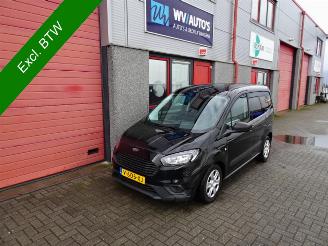 Sloopauto Ford Transit Courier 1.5 TDCI Ambiente AIRCO RIJDBARE SCHADE 2019/4