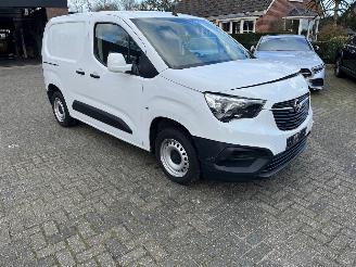uszkodzony samochody ciężarowe Opel Combo 1.6 D L1H1 EDITION. 2019/7