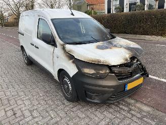 Salvage car Renault Kangoo 1.5 dcI 2021/6