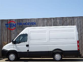 occasione autovettura Iveco Daily 35S13 2.3 HPi L3H2 3-Persoons Trekhaak 93KW Euro 4 2011/2