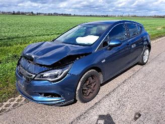 Dezmembrări autoturisme Opel Astra K 1.0 12V 2016/3