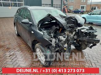 Vaurioauto  passenger cars Kia Cee d Ceed Sportswagon (CDF), Combi, 2018 1.4i 16V 2019