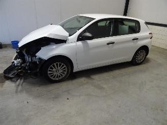 Damaged car Peugeot 308 1.2 VTI 2014/3