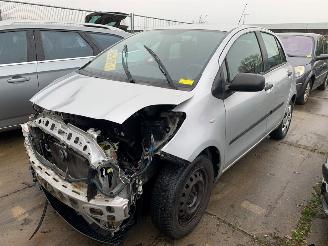 uszkodzony samochody ciężarowe Toyota Yaris Yaris II (P9) Hatchback 2005 / 2014 2008/6