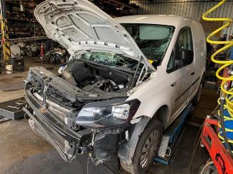 Schadeauto Volkswagen Caddy Caddy IV, Van, 2015 2.0 TDI 75 2015/11