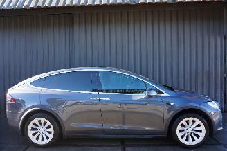 uszkodzony samochody osobowe Tesla Model X 75D 75kWh 245kW  AWD Luchtvering Base 2018/9