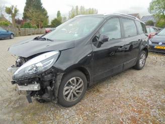 Salvage car Renault Grand-espace Grand Scénic 1.2 TCe Limited 7p. 2016/1