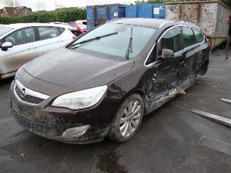 Damaged car Opel Astra  2013/1