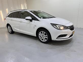 damaged scooters Opel Astra Sports Tourer 1.0 Online Edition 2019/1
