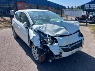 Vaurioauto  passenger cars Opel Corsa-E  2016/7