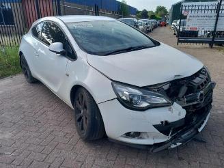 Vaurioauto  passenger cars Opel Astra  2014/7