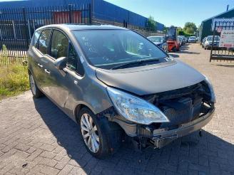 Damaged car Opel Meriva  2012/11