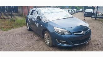 uszkodzony samochody osobowe Opel Astra Astra J (PC6/PD6/PE6/PF6), Hatchback 5-drs, 2009 / 2015 2.0 CDTI 16V 165 Ecotec 2014/9