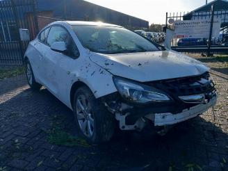 Voiture accidenté Opel Astra Astra J GTC (PD2/PF2), Hatchback 3-drs, 2011 2.0 CDTI 16V ecoFLEX 2011/12