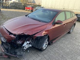 Auto incidentate Volvo V-60 2.0 D 2015/4