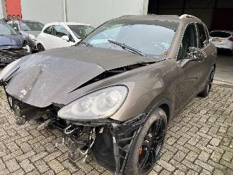 Damaged car Porsche Cayenne 3.6 V6 2013/6