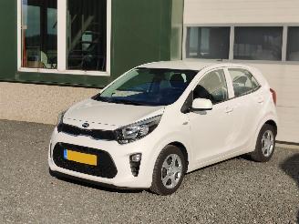 Kia Picanto 1.0 ComfortLine 5 persoons picture 1