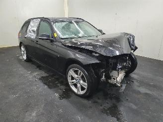 Voiture accidenté BMW 3-serie F31 330D High Executive 2013/4