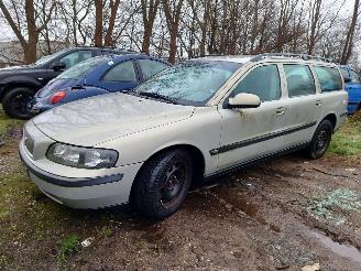 Unfall Kfz Wohnmobil Volvo V-70 2.4 D5 Geartronic Comfort Line 2002/1