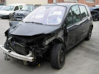 Vaurioauto  passenger cars Renault Scenic  2004/4
