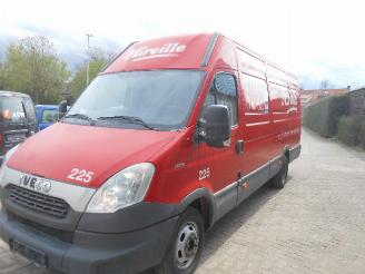dommages fourgonnettes/vécules utilitaires Iveco Daily DAILY MAXI 3.0 MTM 3500 KG !!! AUTOMAAT 2012/4