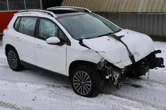 uszkodzony samochody osobowe Peugeot 2008 2008 (CU), MPV, 2013 / 2019 1.2 Vti 12V PureTech 82 2014/6