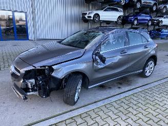 uszkodzony samochody osobowe Mercedes A-klasse  2018/1