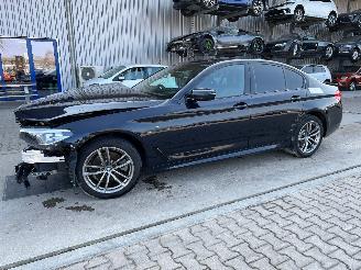 Voiture accidenté BMW 5-serie 520d 2020/4