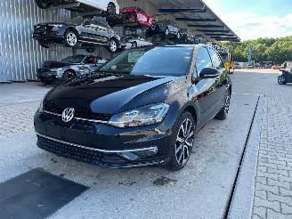 Schadeauto Volkswagen Golf VII 2.0 TDI 4motion 2017/10