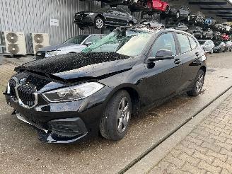 Schade bestelwagen BMW 1-serie 118i 2019/9