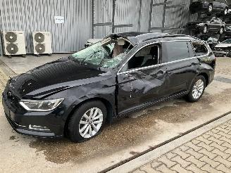 uszkodzony samochody osobowe Volkswagen Passat  2016/7