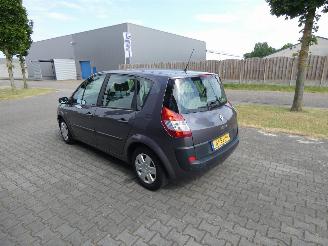 Renault Scenic 1.6-16V DYNAM.COMF. picture 6