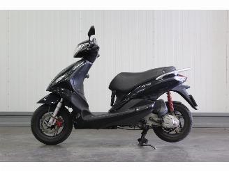 dommages scooters Piaggio  Fly 4T. SNOR schade 2017/0