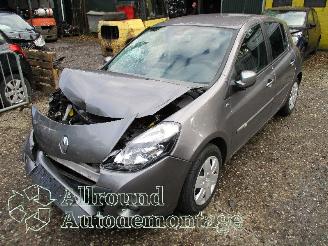 uszkodzony samochody osobowe Renault Clio Clio III (BR/CR) Hatchback 1.5 dCi FAP (K9K-770(K9K-67)) [65kW]  (08-2=
010/12-2014) 2012/8