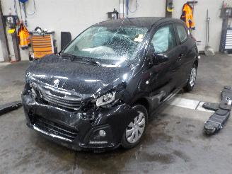 damaged passenger cars Peugeot 108 108 Hatchback 1.0 12V (1KRFE) [50kW]  (05-2014/...) 2015/2