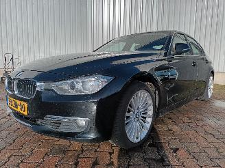 Dezmembrări autoturisme BMW 3-serie 3 serie (F30) Sedan 320i 2.0 16V (N20-B20A) [180kW]  (11-2011/10-2018)= 2012/2