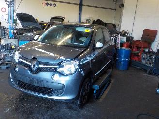 disassembly commercial vehicles Renault Twingo Twingo III (AH) Hatchback 5-drs 1.0 SCe 70 12V (H4D-400(H4D-A4)) [52kW=
]  (09-2014/...) 2016/5
