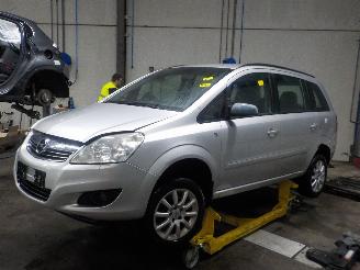 Voiture accidenté Opel Zafira Zafira (M75) MPV 1.8 16V Ecotec (Z18XER(Euro 4)) [103kW]  (07-2005/04-=
2015) 2008