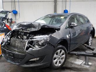 Salvage car Opel Astra Astra J Sports Tourer (PD8/PE8/PF8) Combi 1.6 CDTI 16V (B16DTL(Euro 6)=
) [81kW]  (02-2014/10-2015) 2015/9