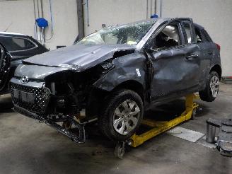 Vaurioauto  passenger cars Hyundai I-20 i20 (GBB) Hatchback 1.2i 16V (G4LA) [62kW]  (11-2014/08-2020) 2016