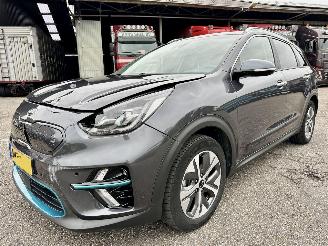 Kia e-Niro Electric 64kWh aut + f1 204pk Exe.Line - nap - nav - camera - leer - stoelverw v+a + stuurverw + stoelkoeling - line + front + Side assist picture 2
