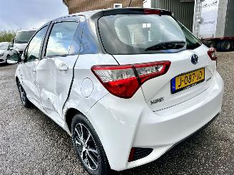 Toyota Yaris 1.5 Hybrid 87pk automaat Design Sport 5drs - front + line assist - camera - clima - cruise - keyless start - twotone - NIEUW MODEL picture 6