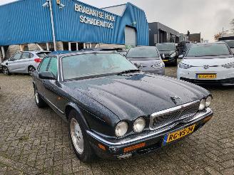 Sloopauto Jaguar XJ EXECUTIVE 3.2 orgineel in nederland gelevert met N.A.P 1997/3