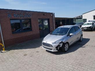 uszkodzony samochody osobowe Ford Fiesta TITANIUM 2015/8