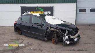 Voiture accidenté Peugeot 308 308 (4A/C), Hatchback, 2007 / 2015 1.6 HDi 16V FAP 2012/11