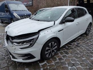 Vaurioauto  passenger cars Renault Mégane Limited 2021/12