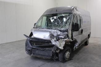 uszkodzony samochody osobowe Peugeot Boxer  2020/10